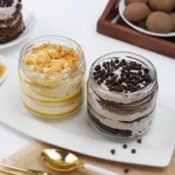 Butterscotch and Choco Chips  Jar Cakes